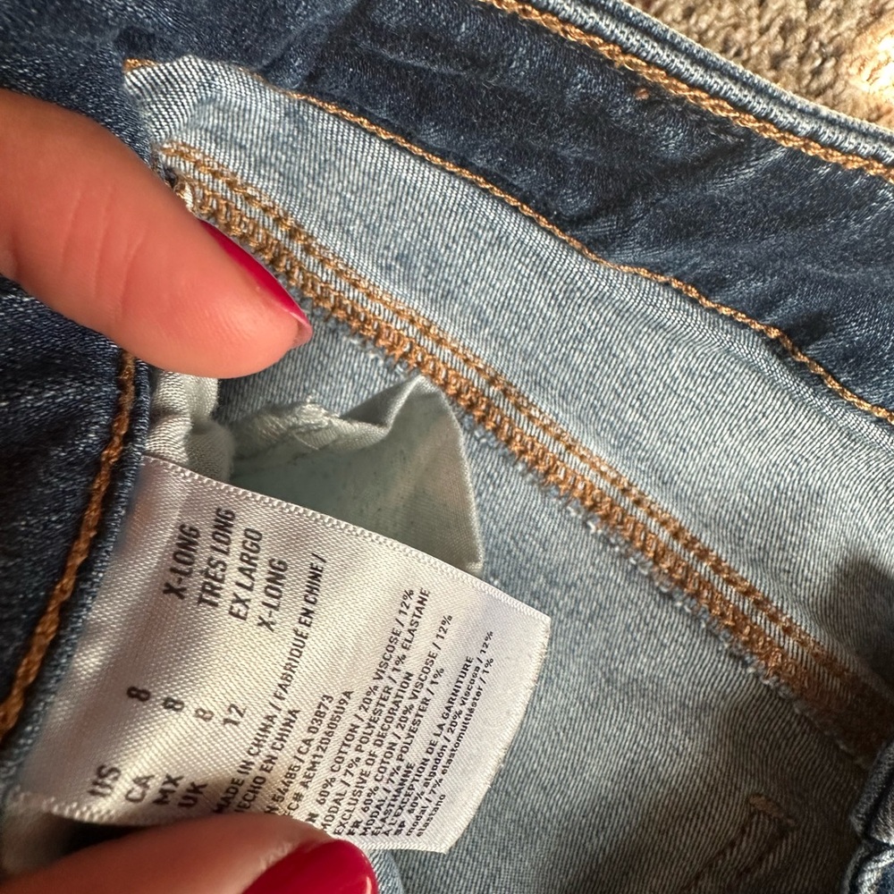 AMERICAN EAGLE JEANS